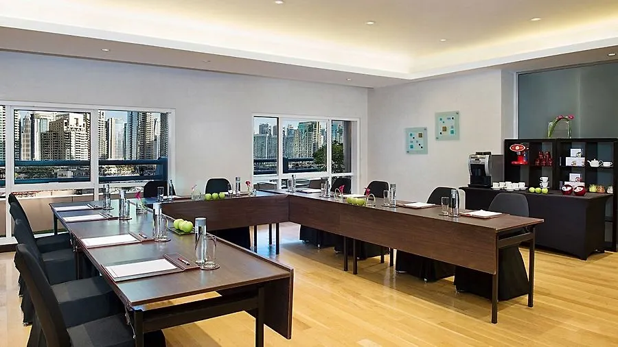 Dubai Marriott Harbour Hotel And Suites