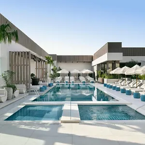 Sheraton Grand Hotel, Hotell