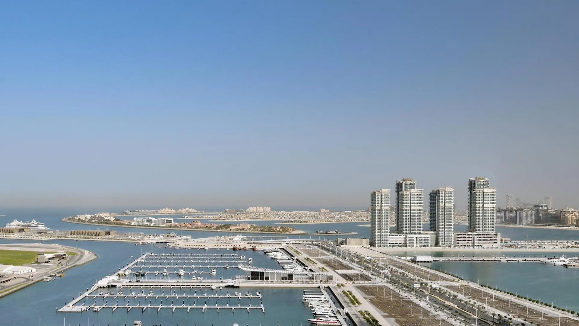Dubai Marriott Harbour Hotel And Suites