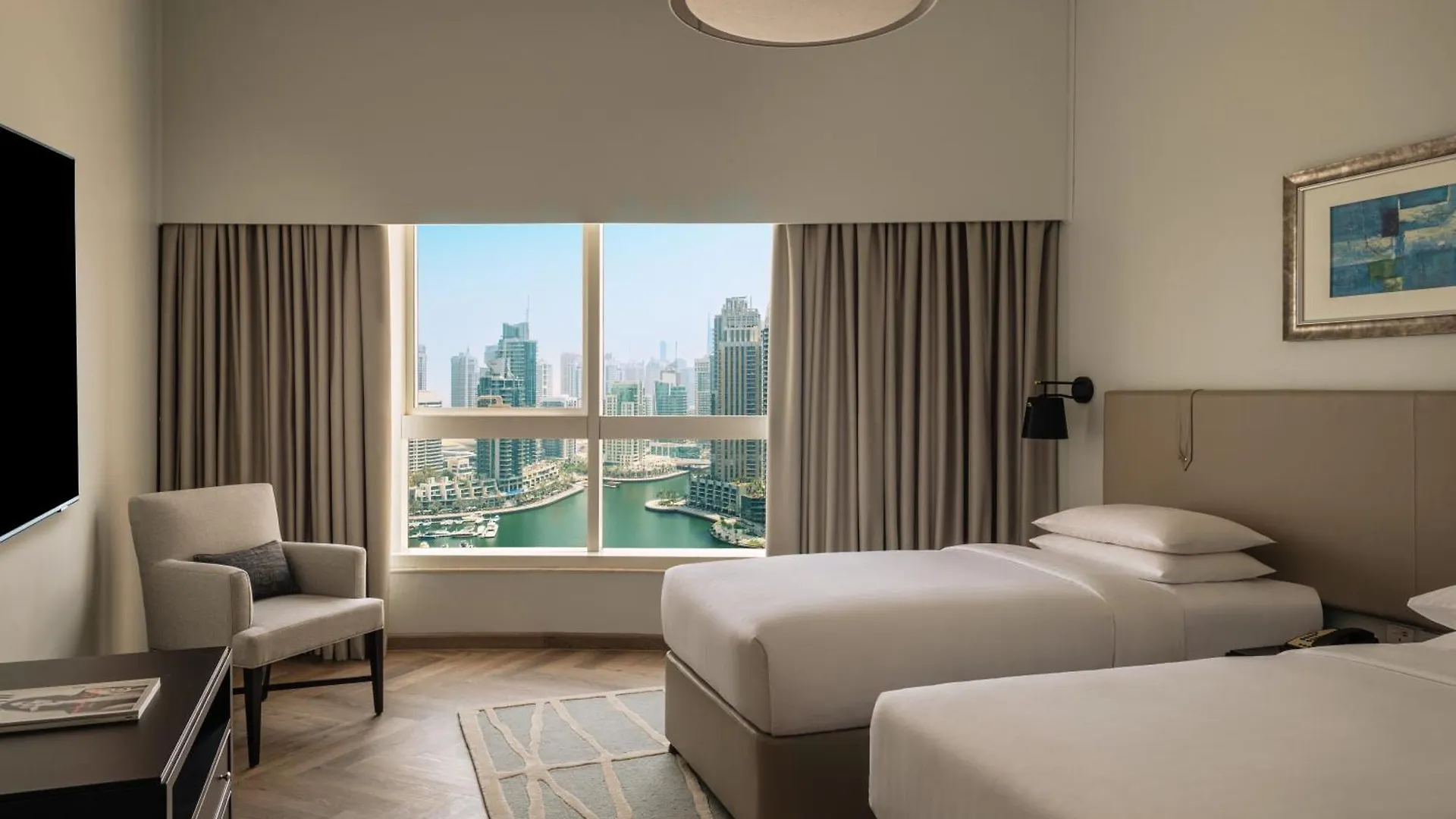 Dubai Marriott Harbour Hotel And Suites