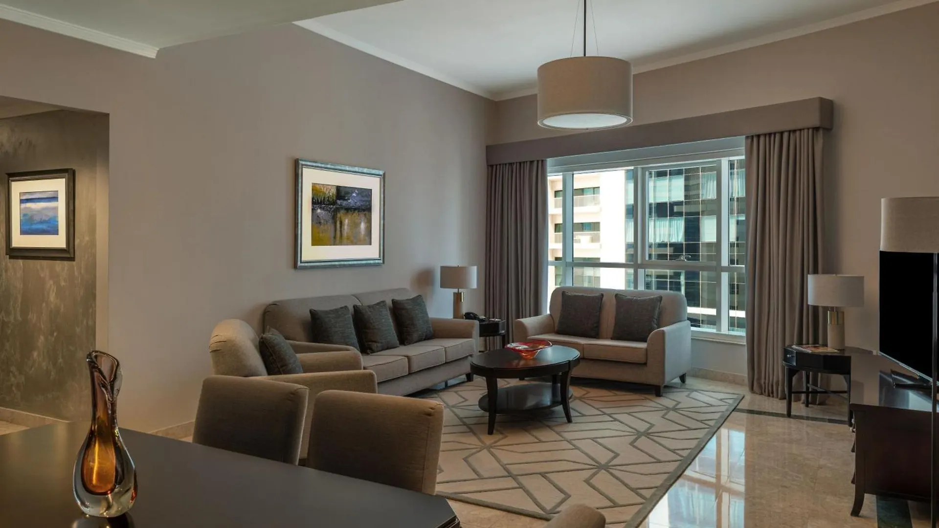Dubai Marriott Harbour Hotel And Suites