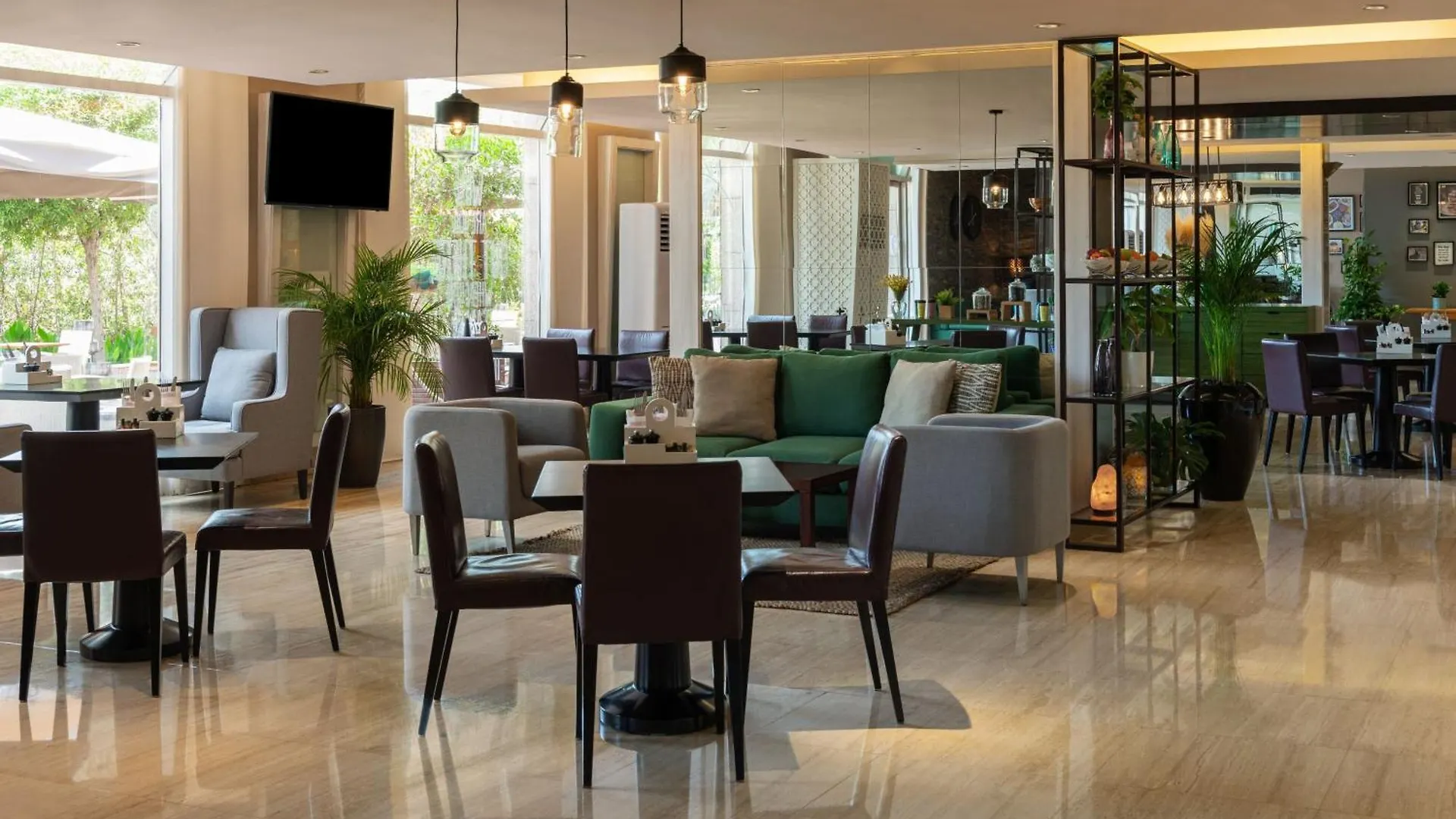 Dubai Marriott Harbour Hotel And Suites