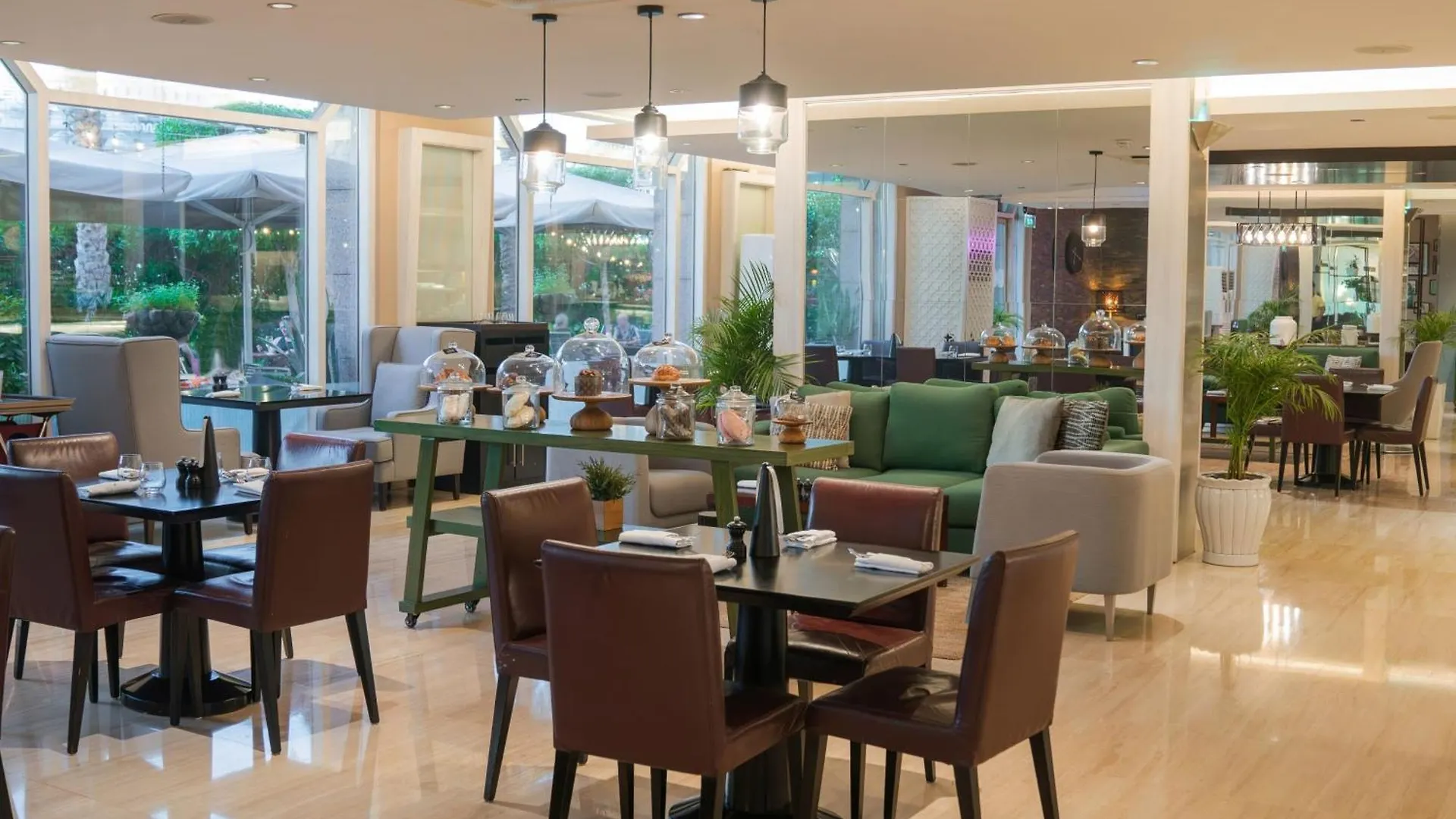 Dubai Marriott Harbour Hotel And Suites