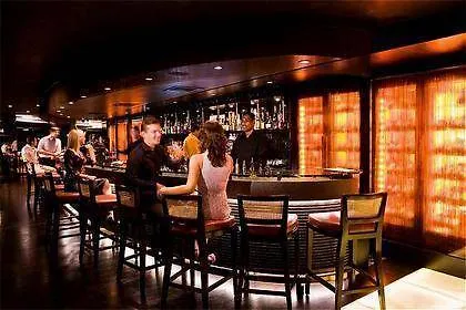 Dubai Marriott Harbour Hotel And Suites